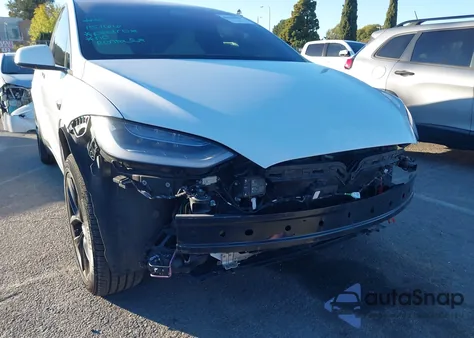 2021 Tesla Model X Long Range Dual Motor All-Wheel Drive/Long Range Plus Dual Motor All-Wheel Drive z USA, uszkodzony, nr VIN 5YJXCAE24MF325246